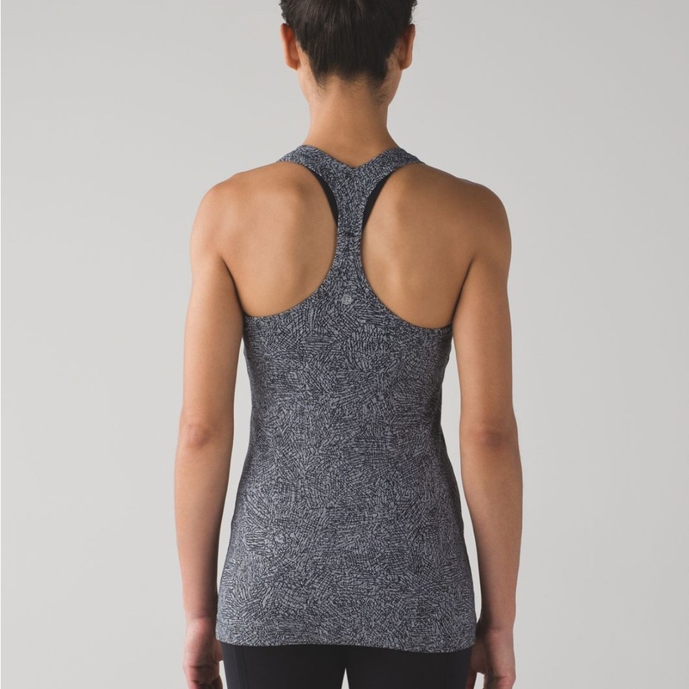 lululemon athletica Gray Racerback Tank Top— size 4 or 6 , EUC, no call outs